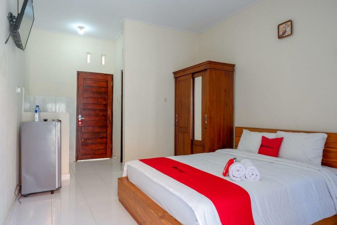 Reddoorz Near Mertasari Beach Denpasar  Room photo